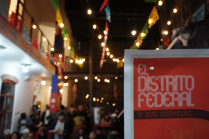 Presentan el Mapa Cervecero de la CDMX con 98 establecimientos de cerveza artesanal e importada y distribución gratuita en más de 180 puntos.