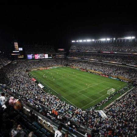 Lenovo y FIFA presentan soluciones de inteligencia artificial que cambiarán la experiencia del Mundial 2026: árbitros con avatares 3D, análisis táctico en tiempo real y nuevas formas de vivir el futbol.