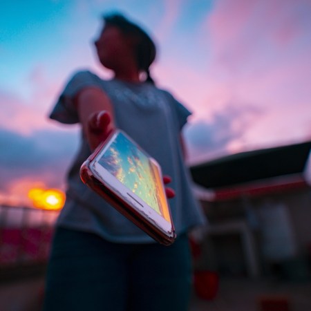 El Registro Nacional de Celulares enfrenta un plazo inviable que podría afectar a usuarios y elevar costos para operadores, advierte Ernesto Piedras, director de The CIU.