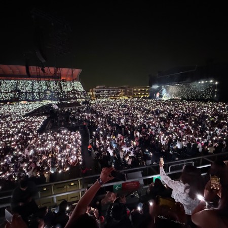 A un año de patrocinar el Estadio GNP, AT&T México reporta mayor afinidad de marca tras entregar 8 mil boletos en 55 conciertos como parte de su estrategia comercial.