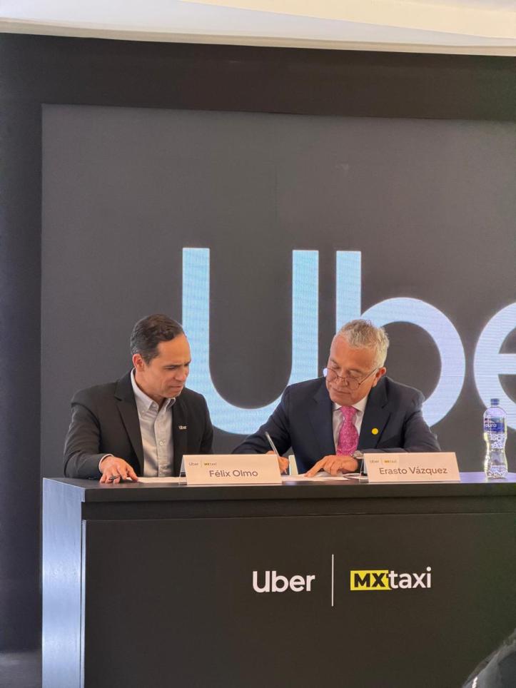 La alianza entre Uber y MX Taxi permitirá solicitar taxis desde la app con herramientas de seguridad digital, en preparación para la llegada masiva de visitantes durante el Mundial 2026.