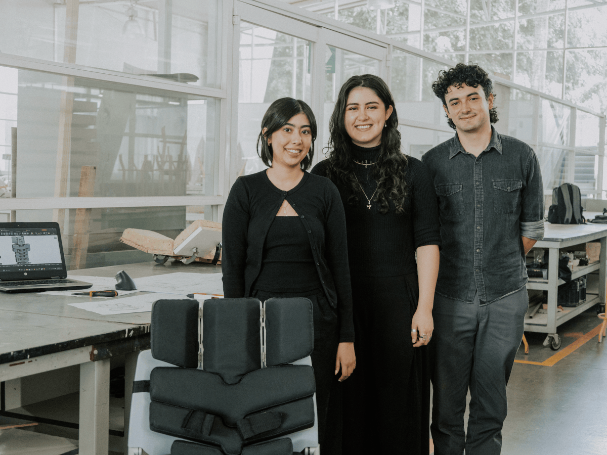 De un asiento que crece a un microscopio de bolsillo: las ideas mexicanas que premia Dyson